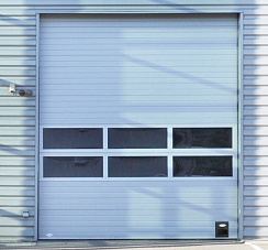 Секционные ворота DoorHan со стеклом