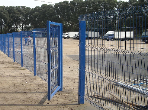 Калитки из сетки 3d DoorHan цвет синий ral 5005 700x1500 мм