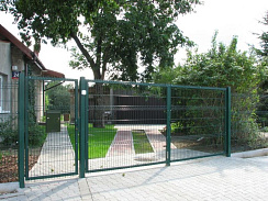 Распашные ворота 3d DoorHan цвет зеленый ral 6005 2500x1600 мм