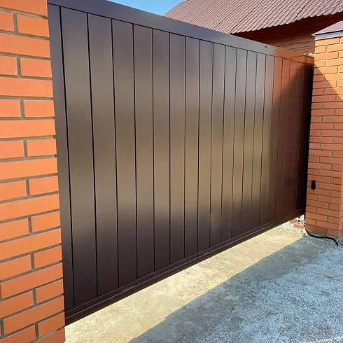 Уличные откатные ворота DoorHan коричневые