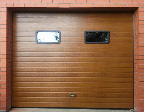 Гаражные ворота DoorHan с окнами