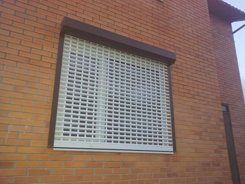 Решетчатые рольставни DoorHan для окна