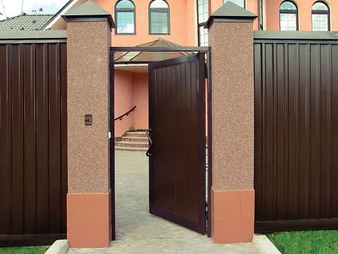 Калитка в алюминиевой раме с заполнением сэндвич-панелями серии spd-a (900x1300)